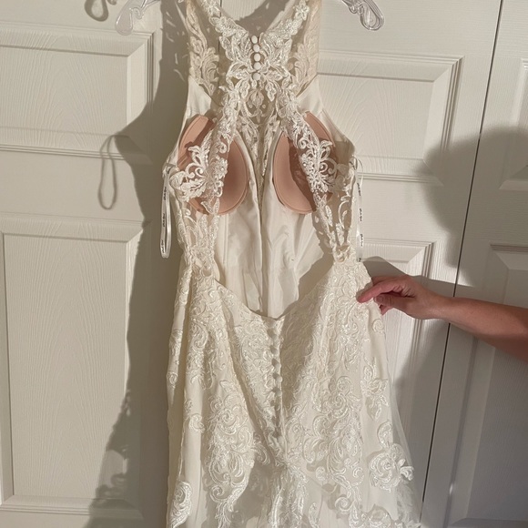 Brand new Stella York wedding dress! NEVER WORN - Picture 6 of 11